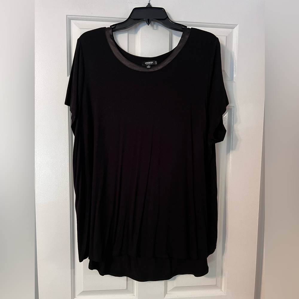 Premise Black Short Sleeve Top